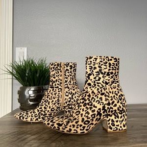 Cheetah print ankle boots. Close to perfect condition 🐆